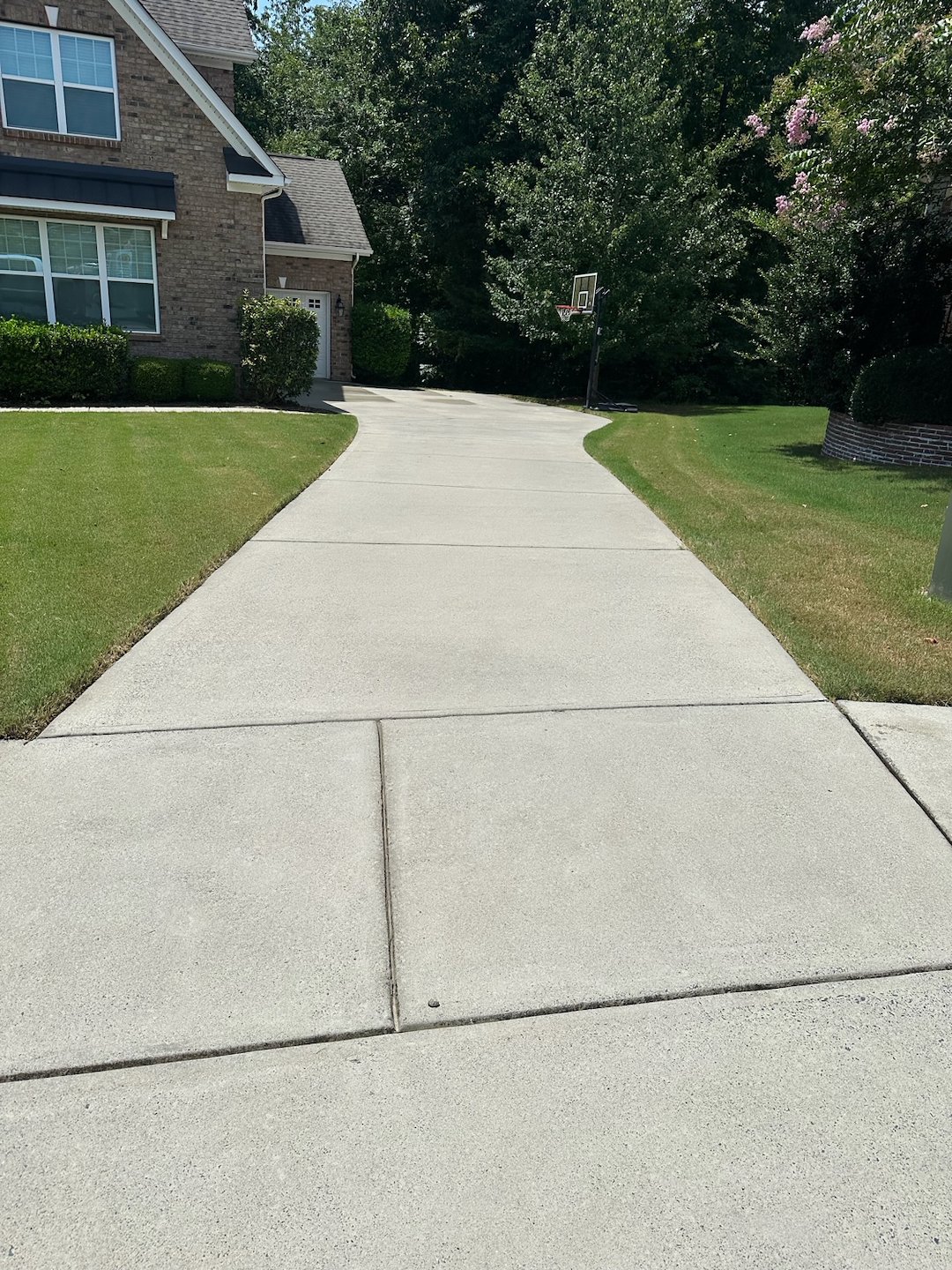 High quality concrete/driveway cleaning service in Mint Hill NC.